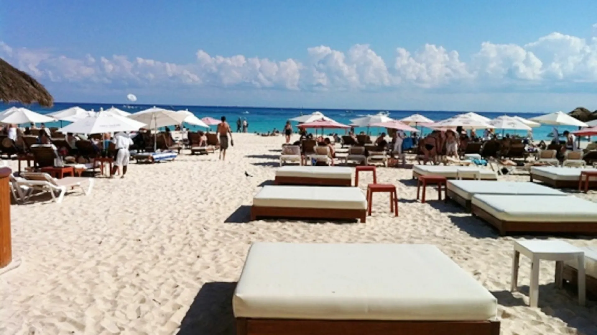 Pelicanos Condominium By Chezplaya Playa del Carmen