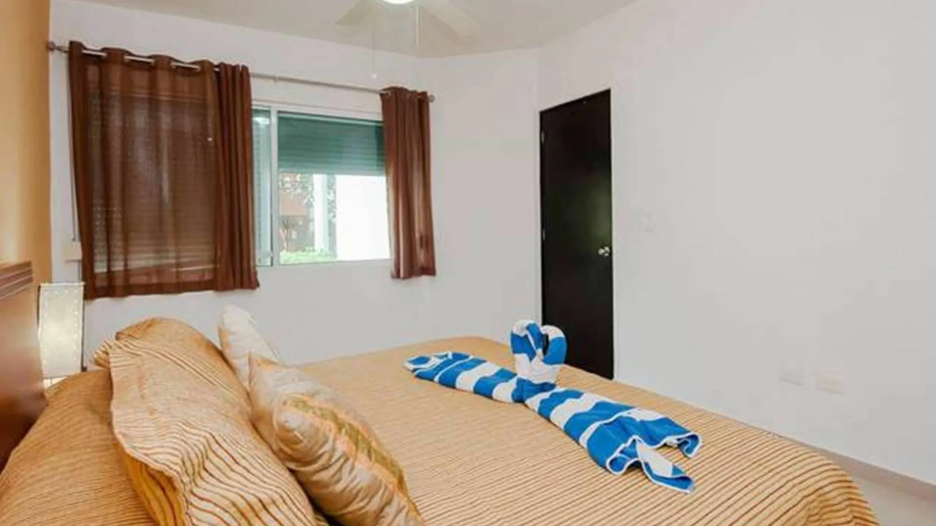 Pelicanos Condominium By Chezplaya Playa del Carmen